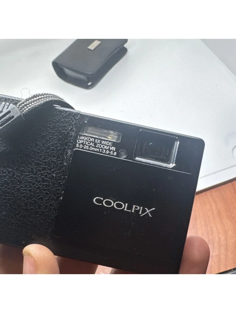 Nikon Coolpix S70  Compact Digital Camera Black W Battery SD Case TESTED WORKING